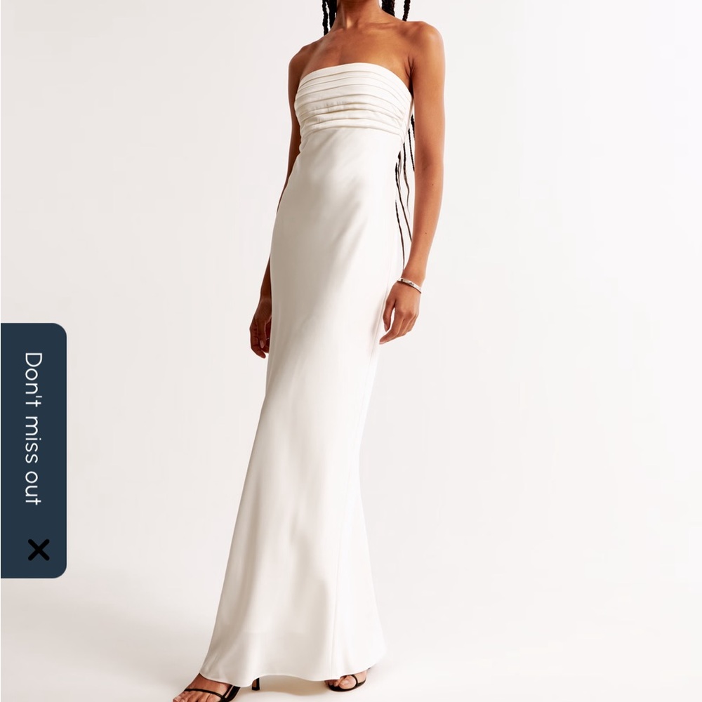 Abercrombie & Fitch Strapless Cream Wedding Dress